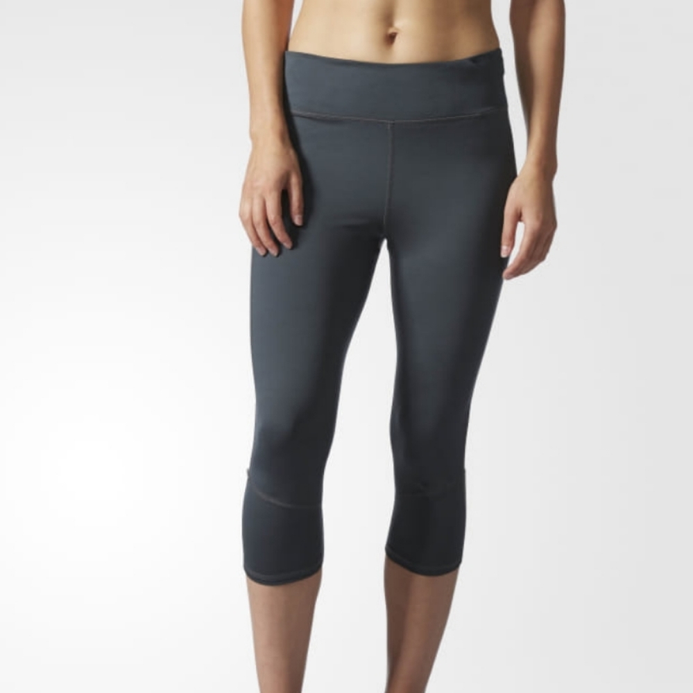 Adidas 3/4 leggings size small